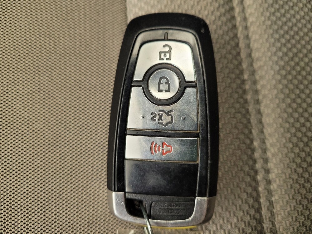 2018 Ford Fusion in Fairfield, OH 45014 - 18084756 32