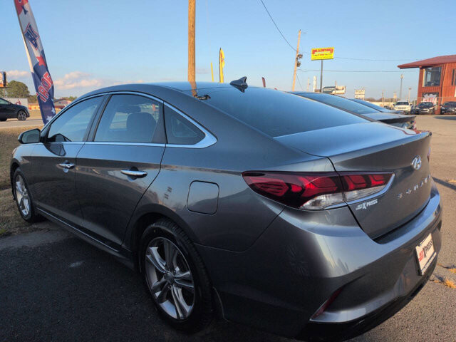 2018 Hyundai Sonata in North Little Rock, AR 72117-1620 - 18084771 3