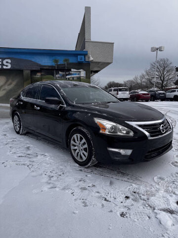 2013 Nissan Altima in Eastpointe, MI 48021 - 18084772 4
