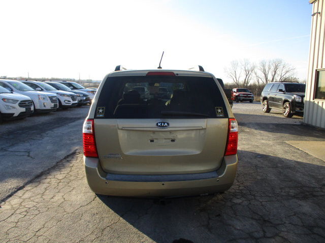 2010 Kia Sedona in Oak Grove, MO 64075 - 18084791 6