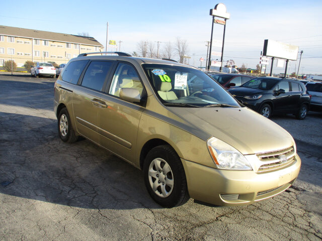 2010 Kia Sedona in Oak Grove, MO 64075 - 18084791 3