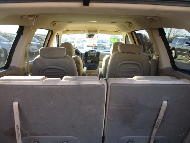 2010 Kia Sedona in Oak Grove, MO 64075 - 18084791 12