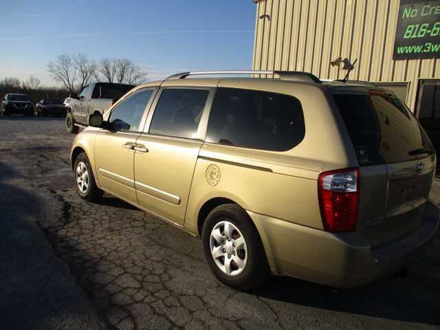 2010 Kia Sedona in Oak Grove, MO 64075 - 18084791 7