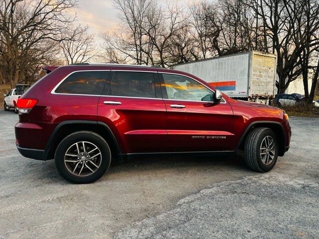 2018 Jeep Grand Cherokee in Harrisonburg, VA 22801 - 18084792 8