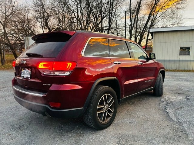 2018 Jeep Grand Cherokee in Harrisonburg, VA 22801 - 18084792 3