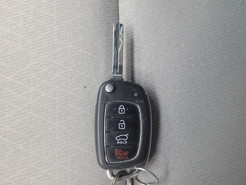 2018 Hyundai Tucson in Indianapolis, IN 46219 - 18084804 32