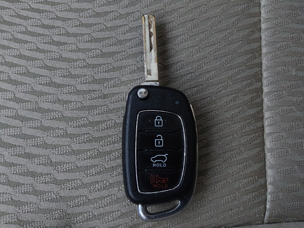 2017 Hyundai Santa Fe in Marietta, GA 30062 - 18084825 32