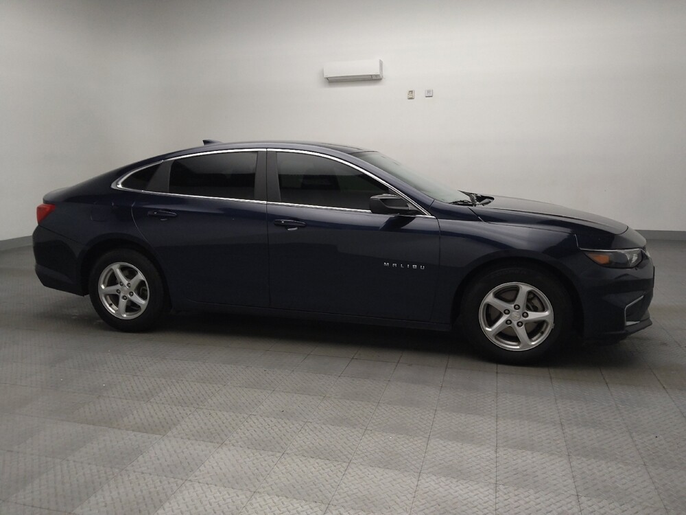 2017 Chevrolet Malibu in Tulsa, OK 74145 - 18084845 11