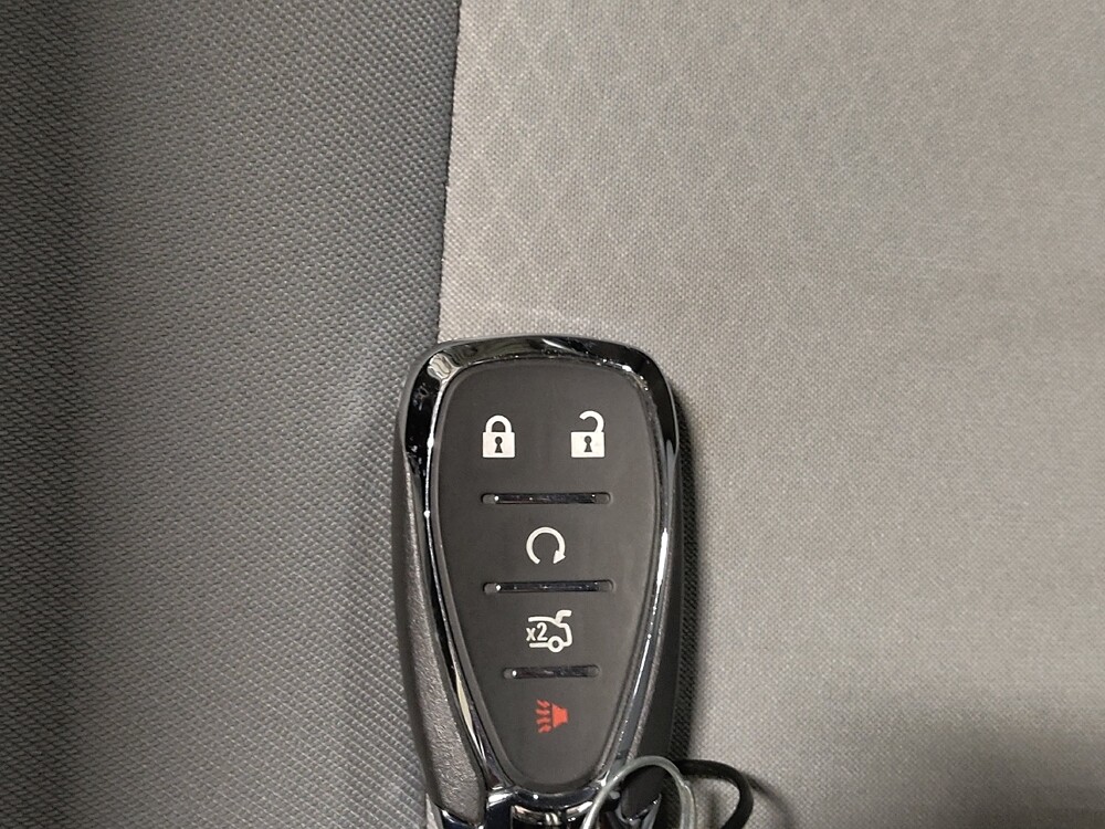 2017 Chevrolet Malibu in Tulsa, OK 74145 - 18084845 32