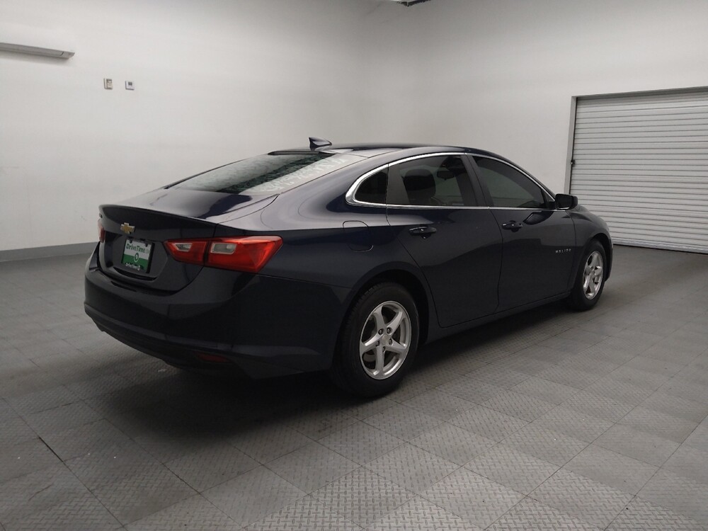 2017 Chevrolet Malibu in Tulsa, OK 74145 - 18084845 9