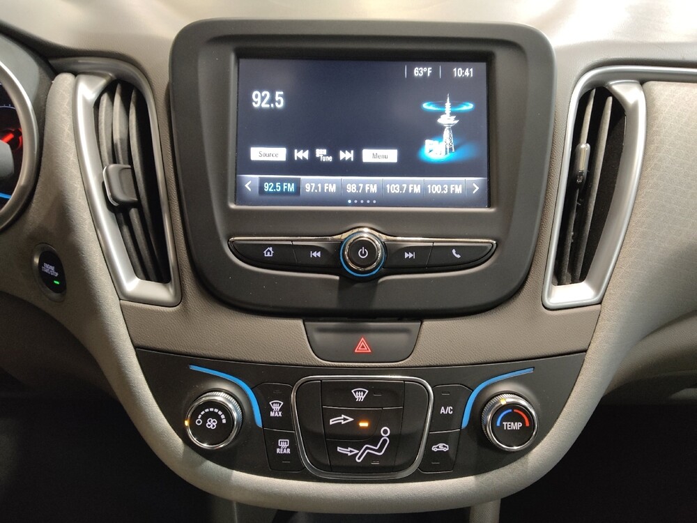 2017 Chevrolet Malibu in Tulsa, OK 74145 - 18084845 25