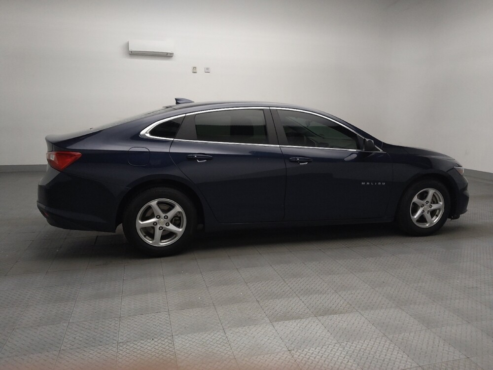 2017 Chevrolet Malibu in Tulsa, OK 74145 - 18084845 10