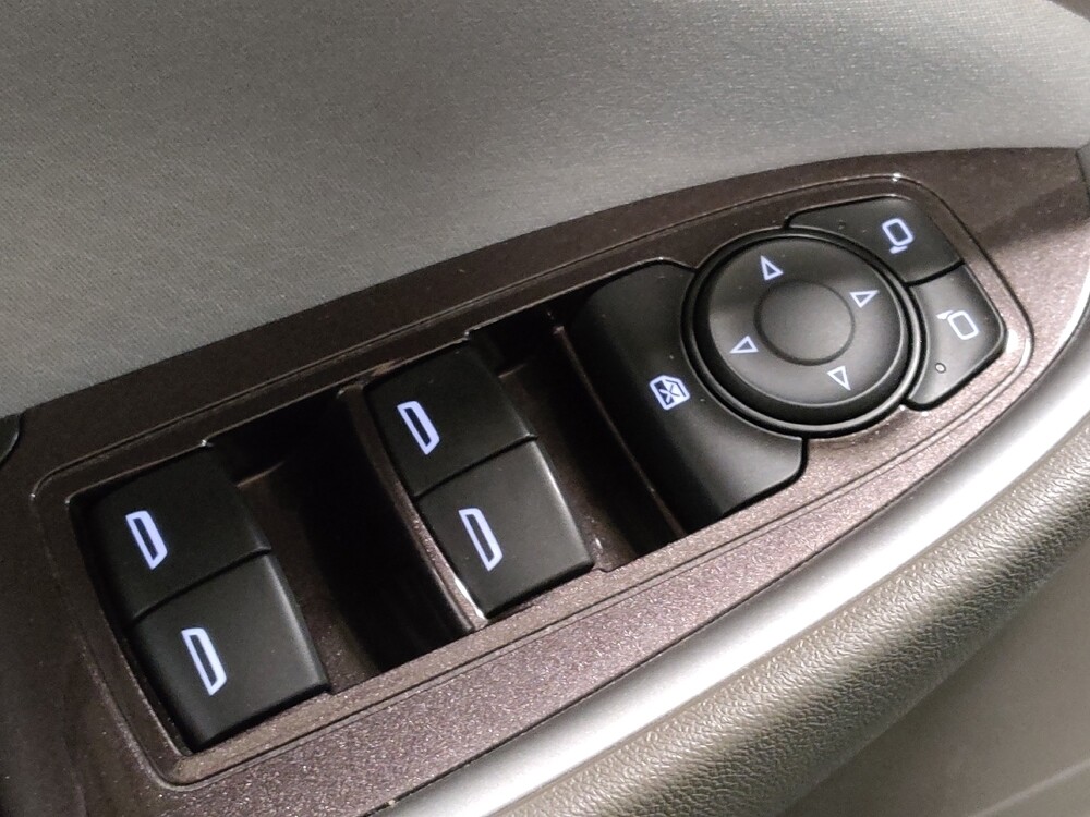 2017 Chevrolet Malibu in Tulsa, OK 74145 - 18084845 27