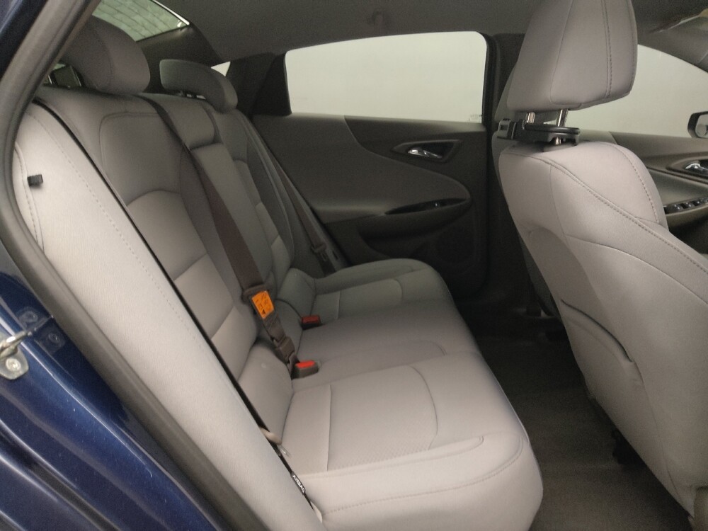 2017 Chevrolet Malibu in Tulsa, OK 74145 - 18084845 19