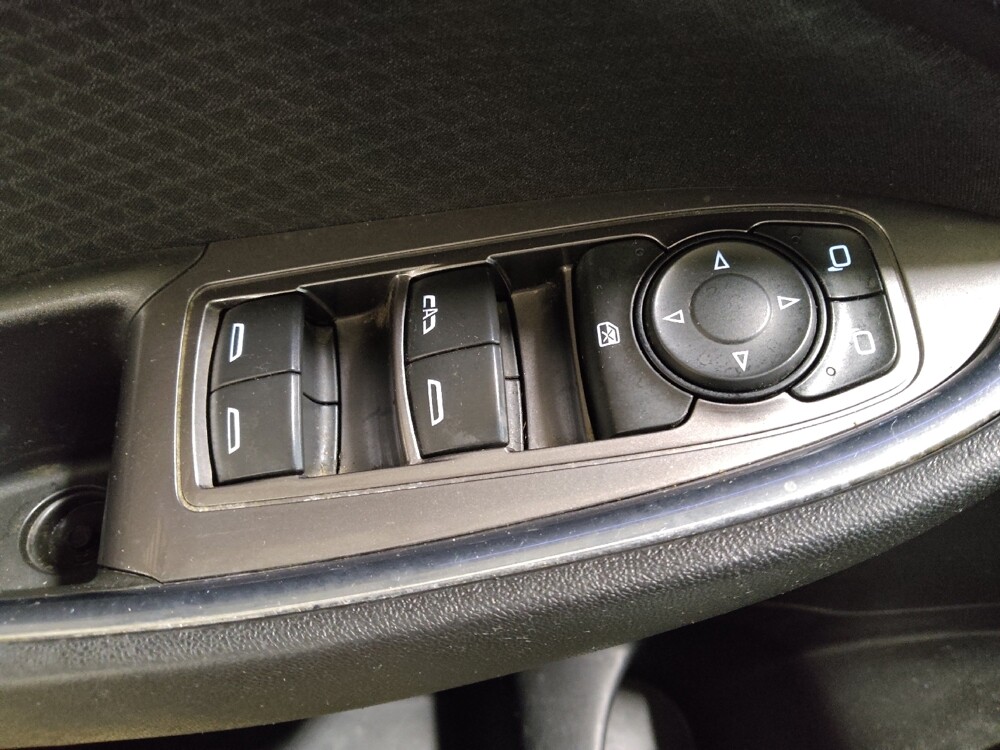 2018 Chevrolet Malibu in Round Rock, TX 78664 - 18084860 27