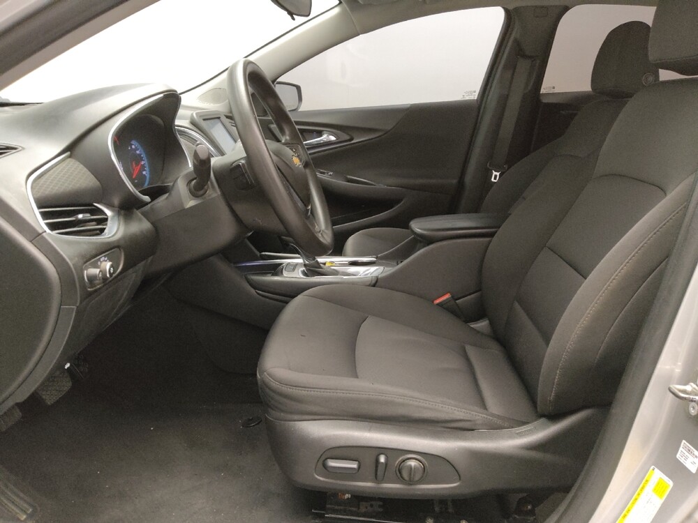 2018 Chevrolet Malibu in Round Rock, TX 78664 - 18084860 17