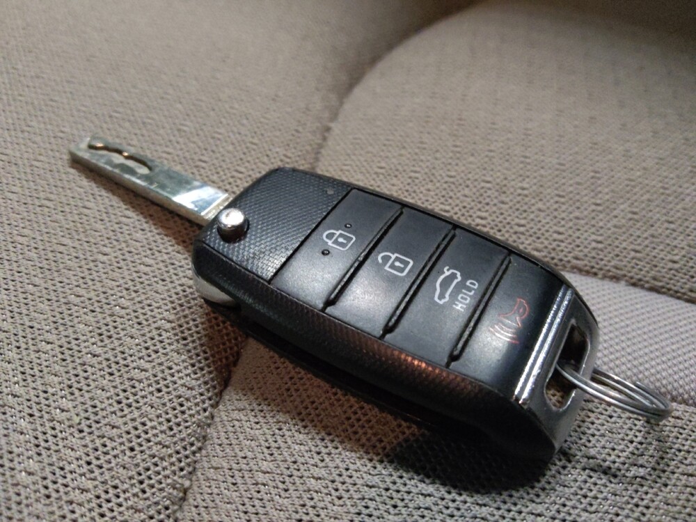 2017 Kia Optima in Glendale, AZ 85301 - 18084870 32