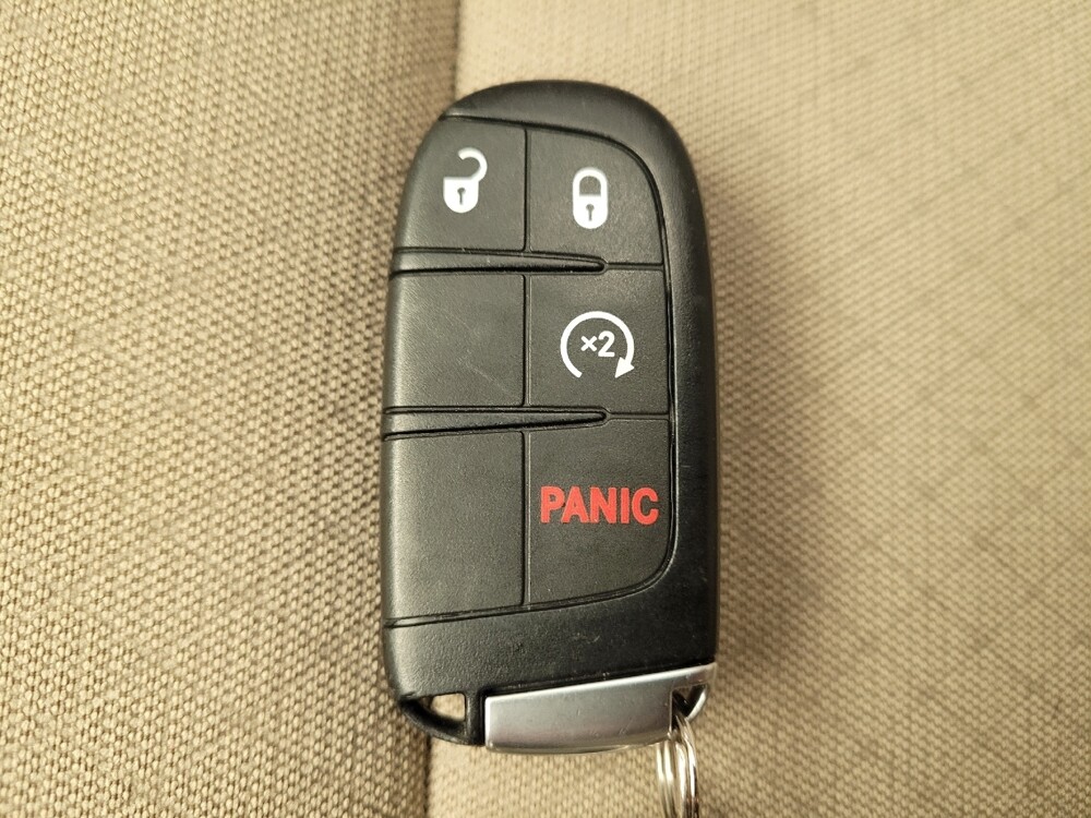 2018 Jeep Grand Cherokee in Toledo, OH 43617 - 18084878 32