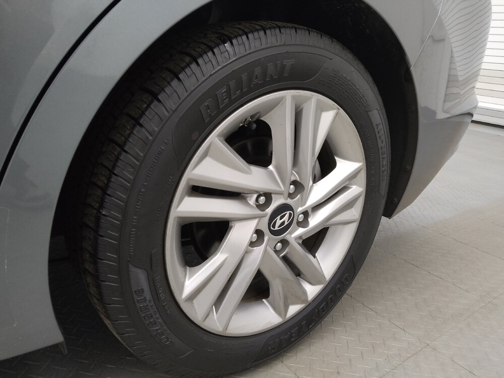 2019 Hyundai Elantra in Lakewood, CO 80215 - 18084880 31