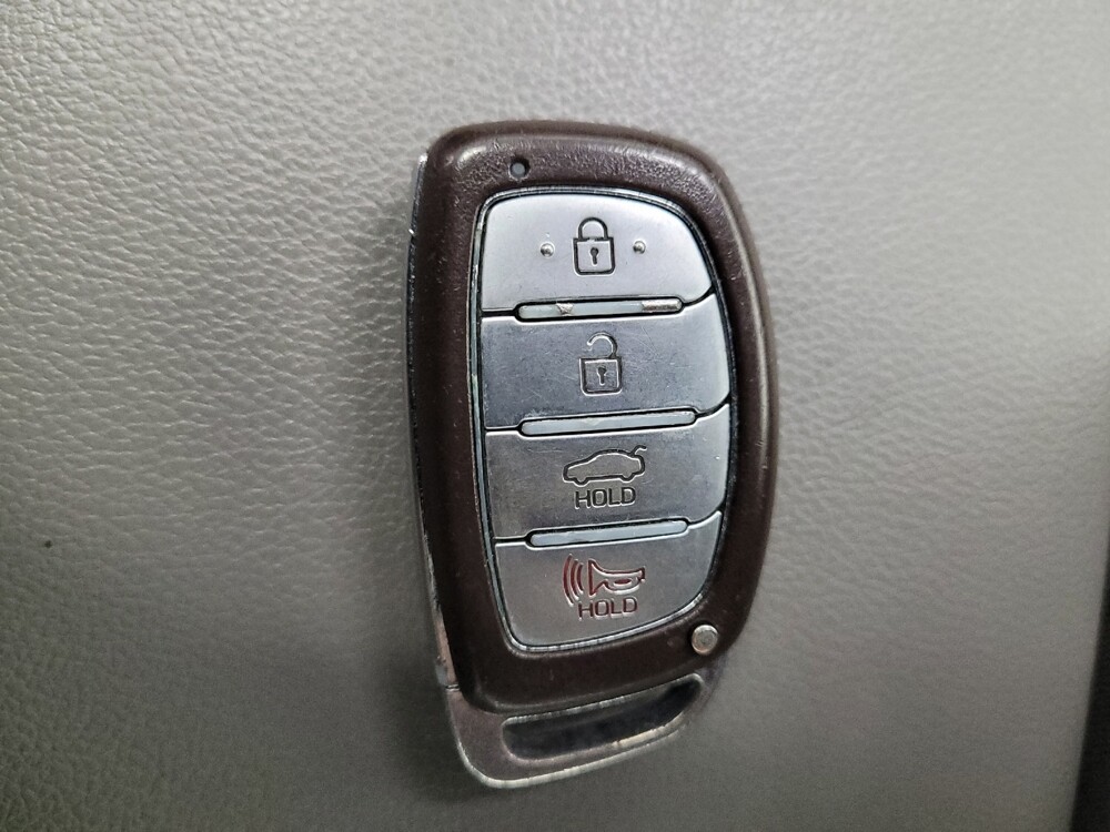 2018 Hyundai Elantra in Las Vegas, NV 89102 - 18084891 32