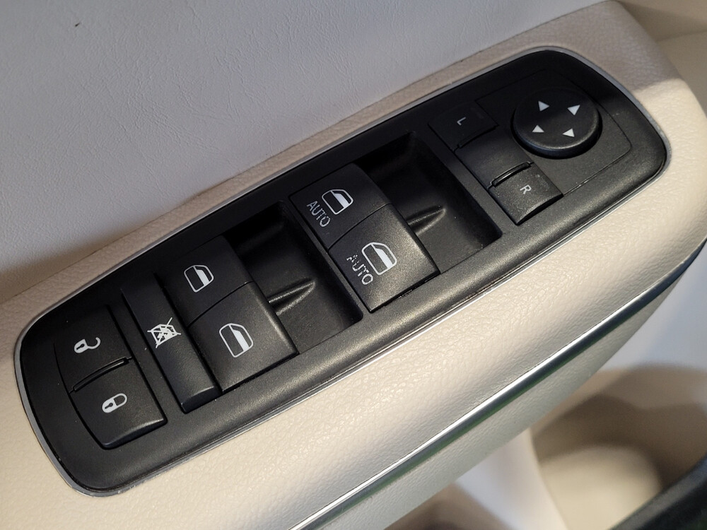 2016 Chrysler 300 in West Palm Beach, FL 33409 - 18084897 27