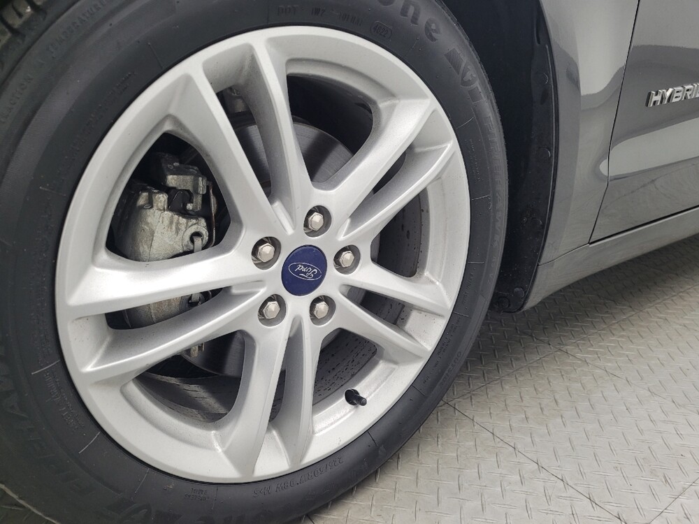 2018 Ford Fusion in Greenville, SC 29607 - 18084947 31