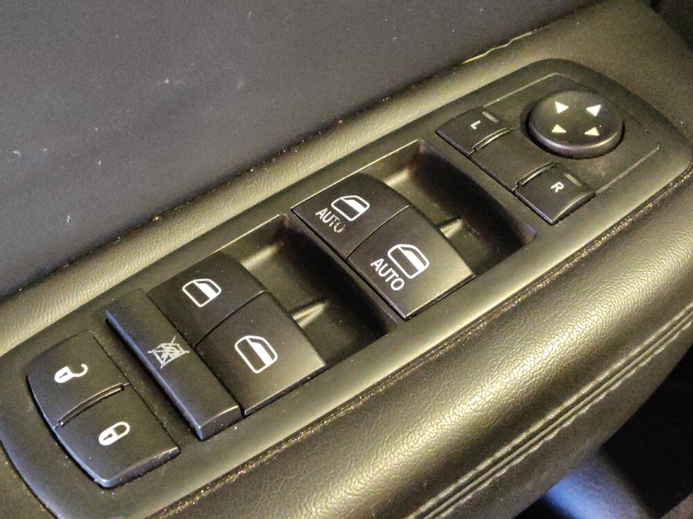 2016 Chrysler 200 in Baton Rouge, LA 70816 - 18084971 27