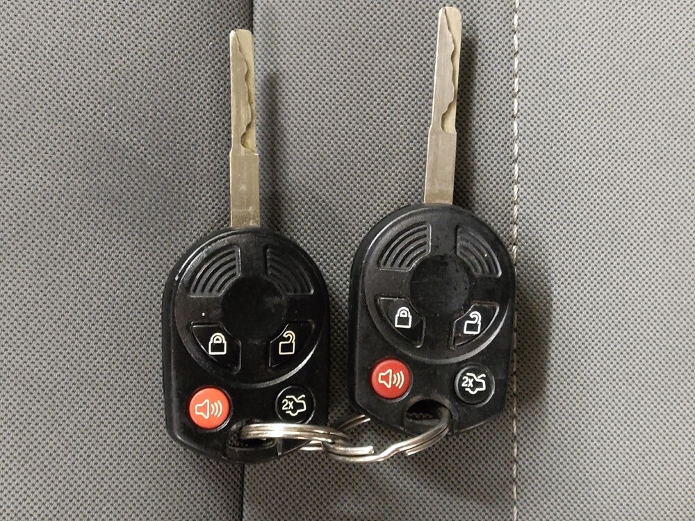 2016 Ford C-MAX in Cincinnati, OH 45255 - 18084979 32