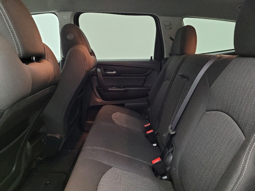 2015 Chevrolet Traverse in Cincinnati, OH 45255 - 18084985 18