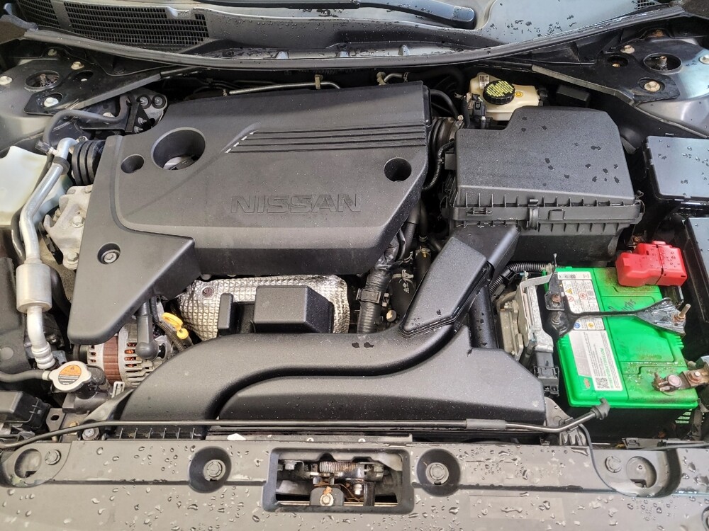 2016 Nissan Altima in Columbus, OH 43231 - 18084986 30