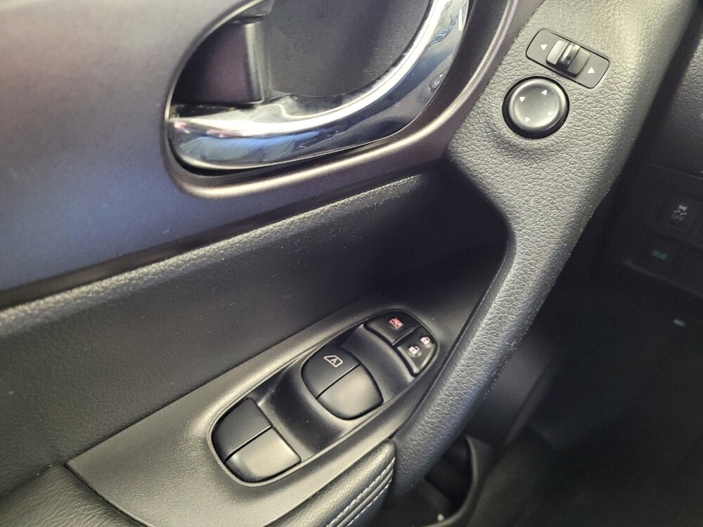 2015 Nissan Rogue in Cincinnati, OH 45255 - 18084988 27