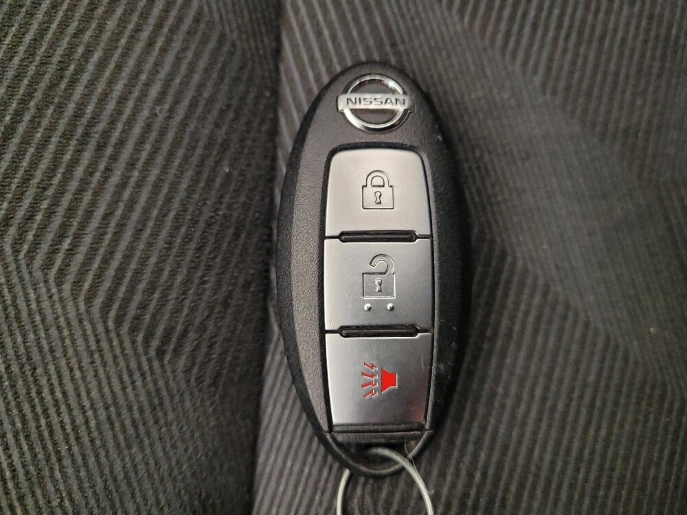 2015 Nissan Rogue in Cincinnati, OH 45255 - 18084988 32