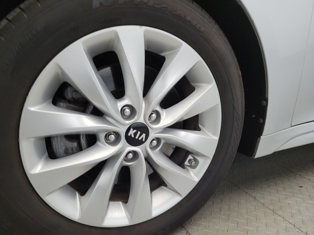 2018 Kia Optima in Allentown, PA 18103 - 18084992 31