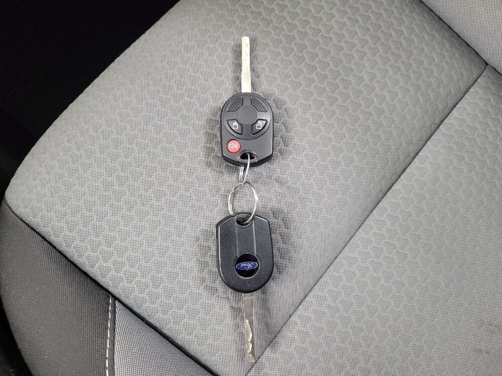 2017 Ford Escape in Pittsburgh, PA 15236 - 18085002 32