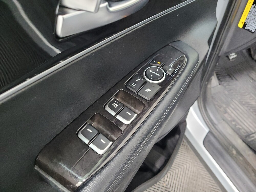 2017 Kia Sorento in Pittsburgh, PA 15236 - 18085003 27