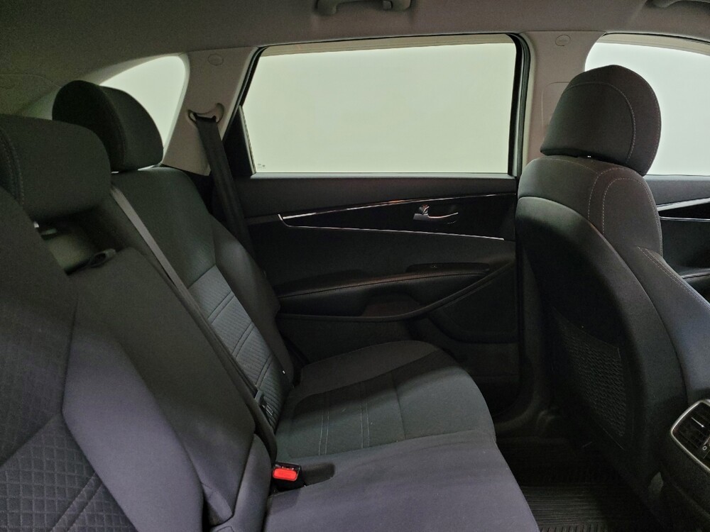 2017 Kia Sorento in Pittsburgh, PA 15236 - 18085003 19