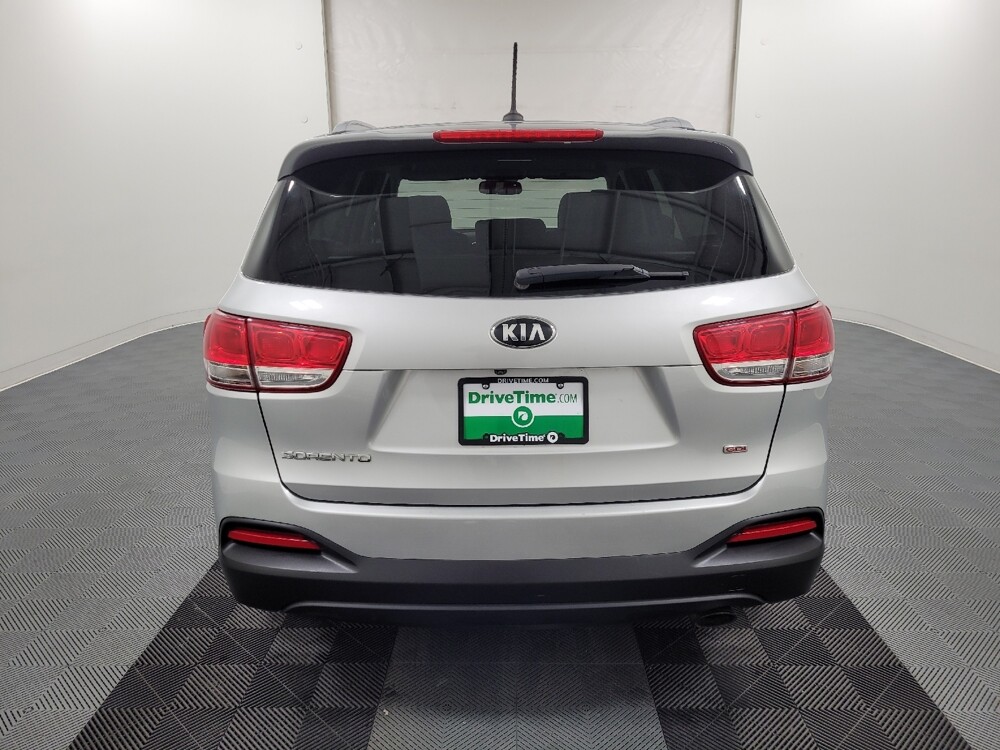 2017 Kia Sorento in Pittsburgh, PA 15236 - 18085003 6