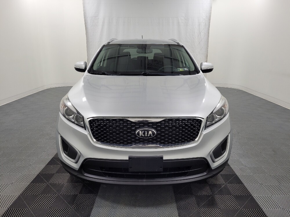 2017 Kia Sorento in Pittsburgh, PA 15236 - 18085003 14