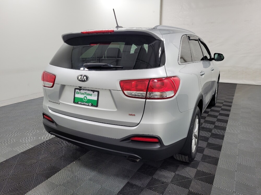 2017 Kia Sorento in Pittsburgh, PA 15236 - 18085003 9