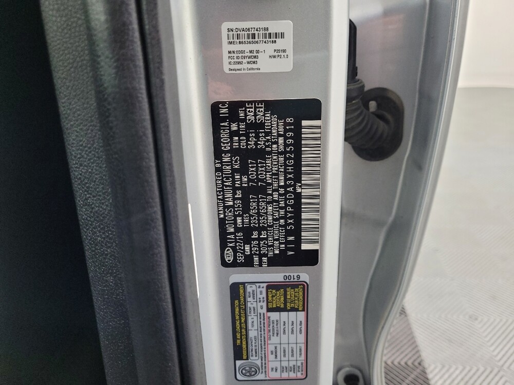 2017 Kia Sorento in Pittsburgh, PA 15236 - 18085003 33