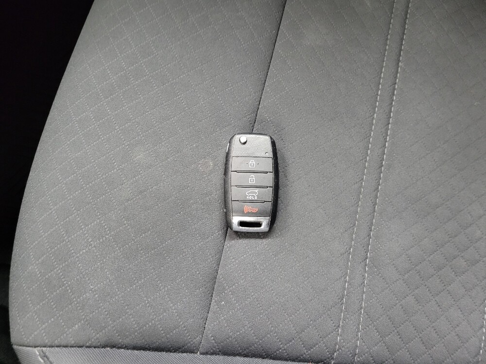 2017 Kia Sorento in Pittsburgh, PA 15236 - 18085003 32