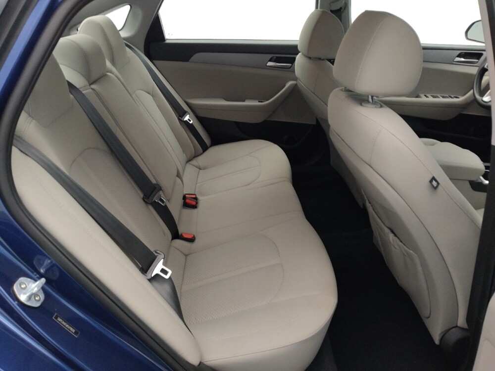 2019 Hyundai Sonata in Gladstone, MO 64118 - 18085009 19