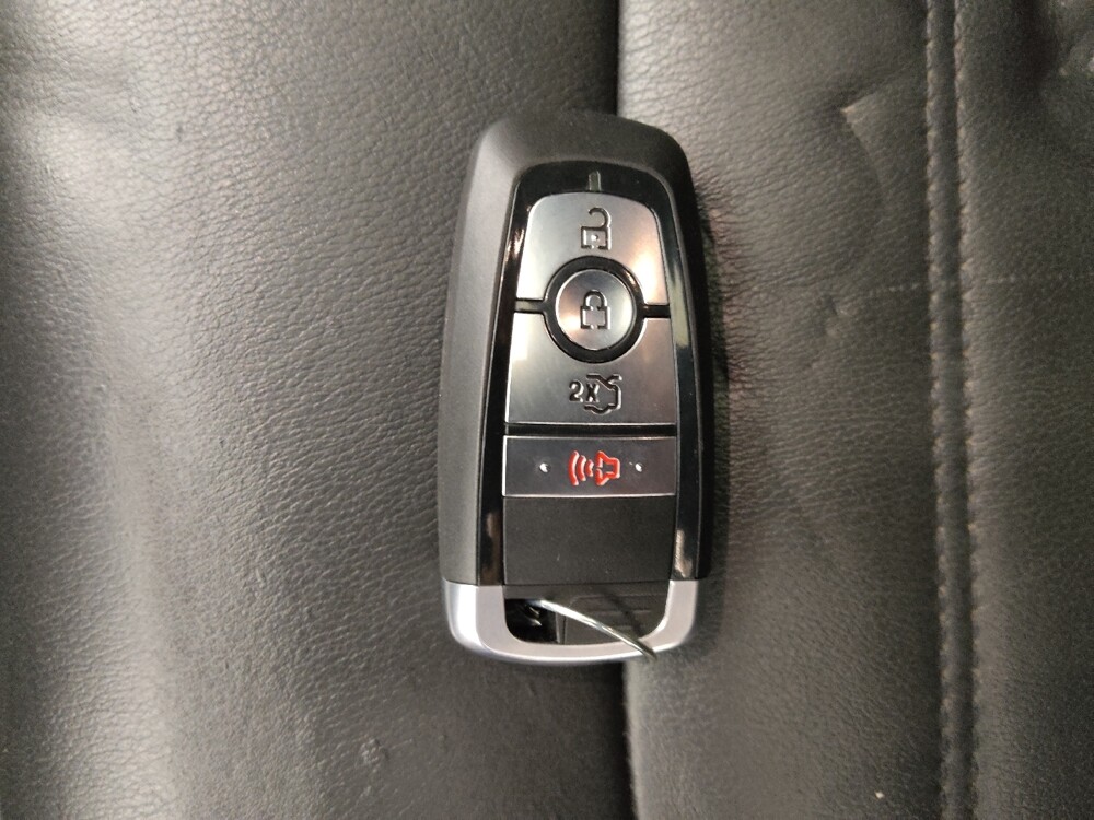 2018 Ford Fusion in Gladstone, MO 64118 - 18085010 32