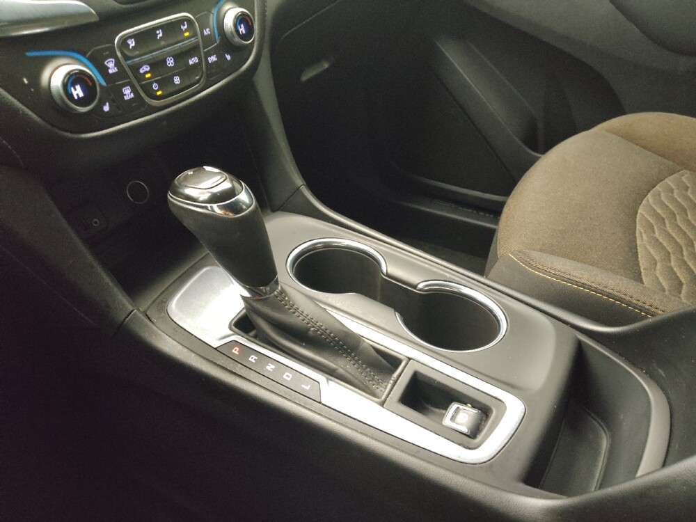 2018 Chevrolet Equinox in St. Louis, MO 63125 - 18085014 26