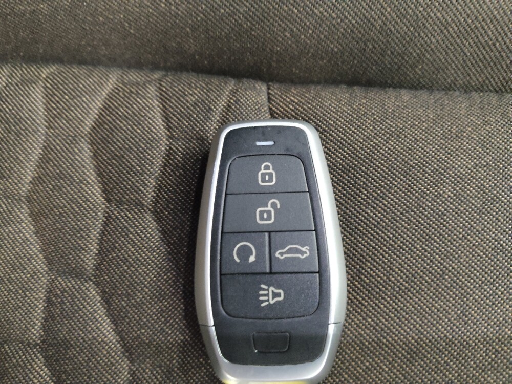 2018 Chevrolet Equinox in St. Louis, MO 63125 - 18085014 32