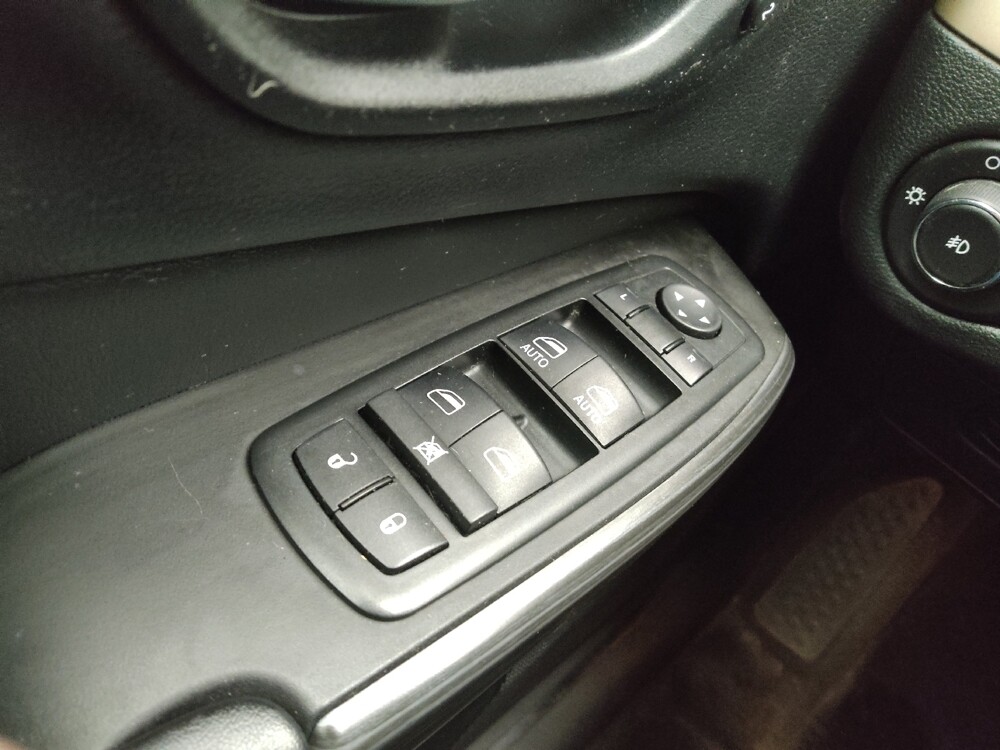 2014 Jeep Cherokee in Ft Wayne, IN 46805 - 18085016 27