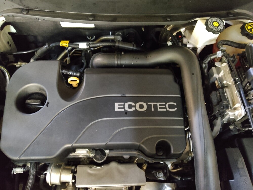 2020 Chevrolet Equinox in Greenville, SC 29607 - 18085027 30