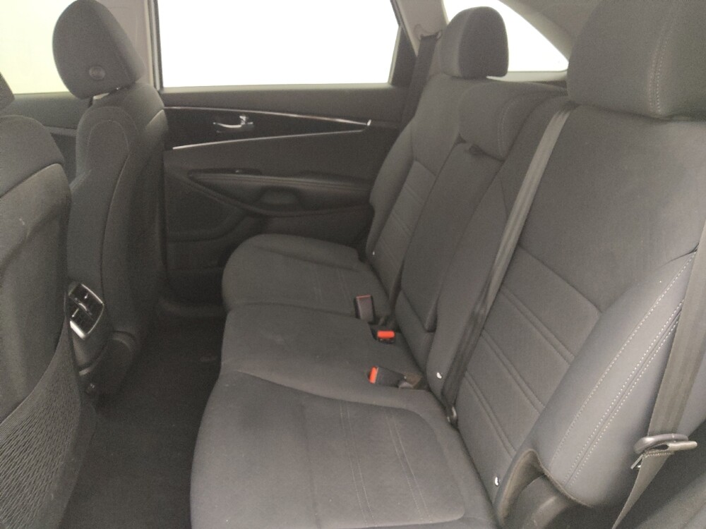 2019 Kia Sorento in Gainesville, FL 32609 - 18085028 18