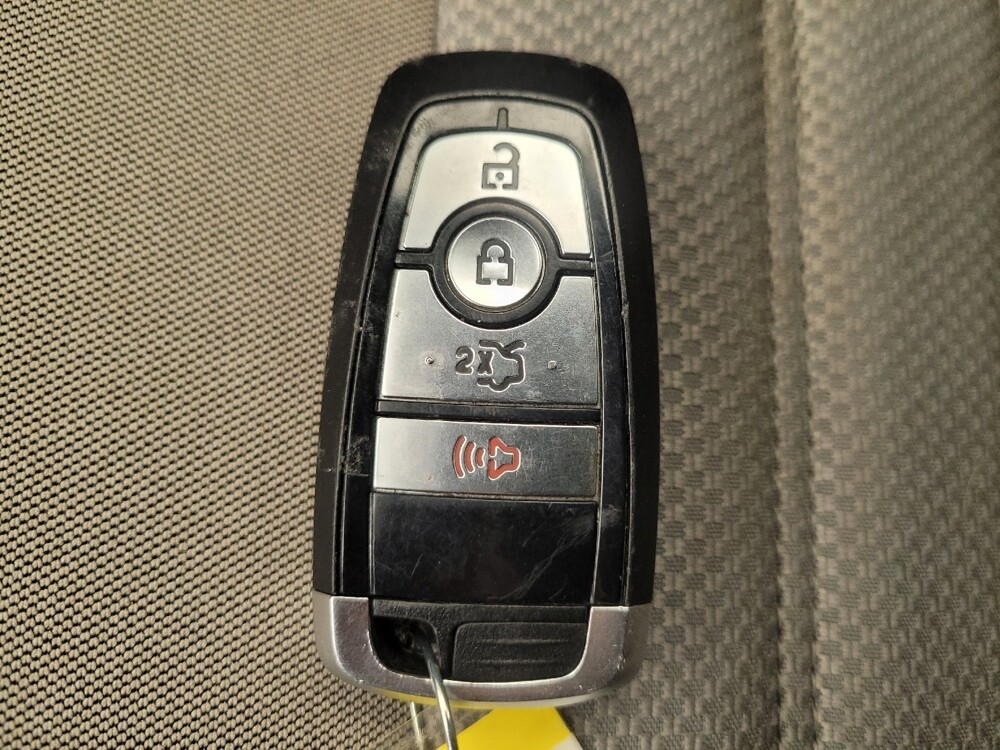 2017 Ford Fusion in Louisville, KY 40258 - 18085033 32