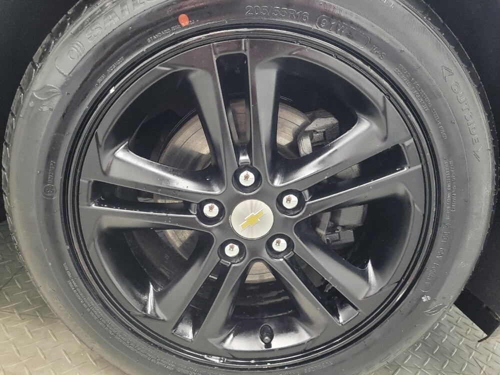 2016 Chevrolet Cruze in Indianapolis, IN 46222 - 18085035 31